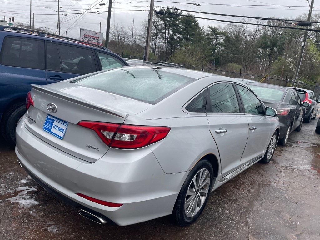 2015 Hyundai Sonata Image 3