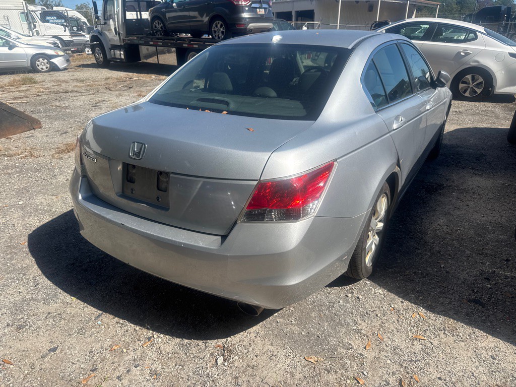 2010 Honda Accord Image 2