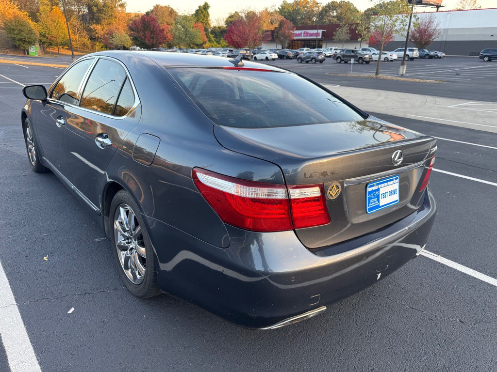 2007 Lexus LS Image 7