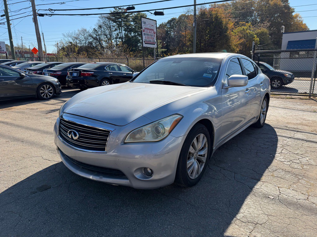 2011 INFINITI M37 Image 2