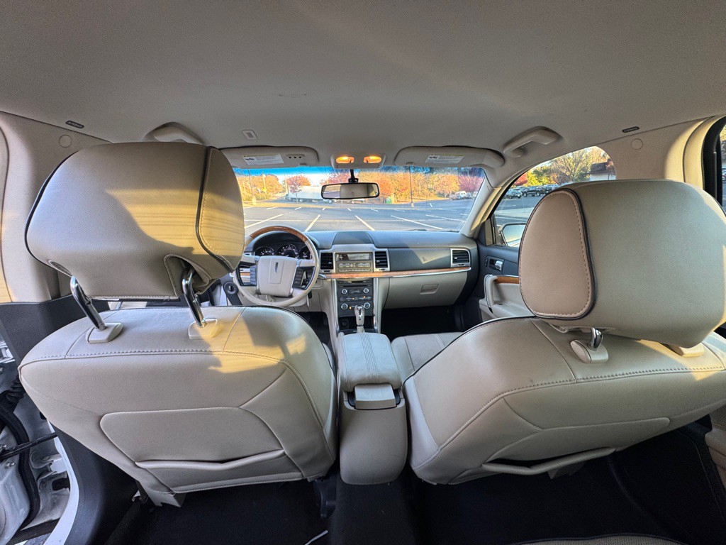 2012 Lincoln MKZ Image 16