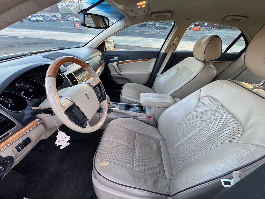 2012 Lincoln MKZ Image 11