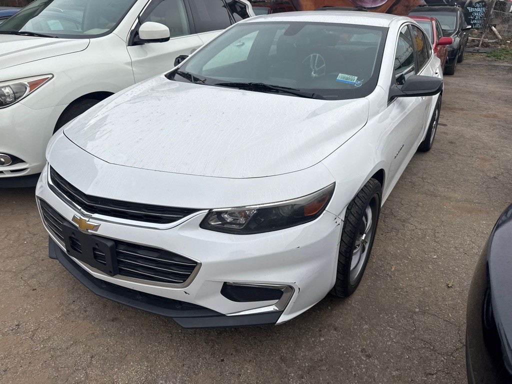 2016 Chevrolet Malibu Image 1