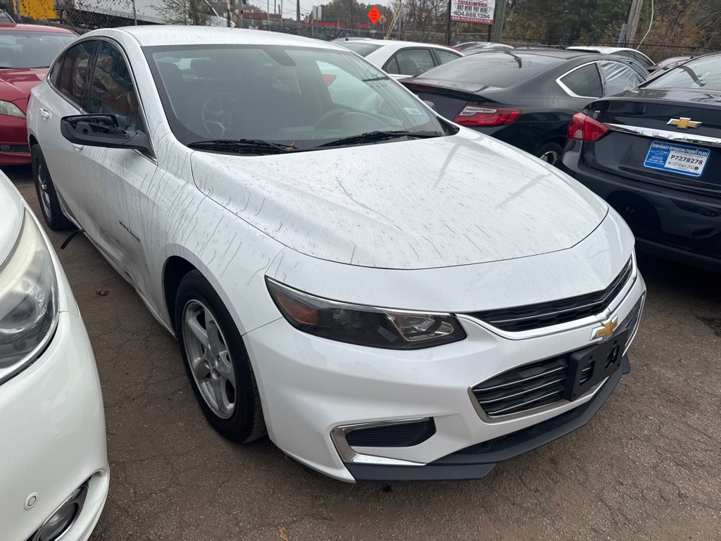 2016 Chevrolet Malibu Image 2