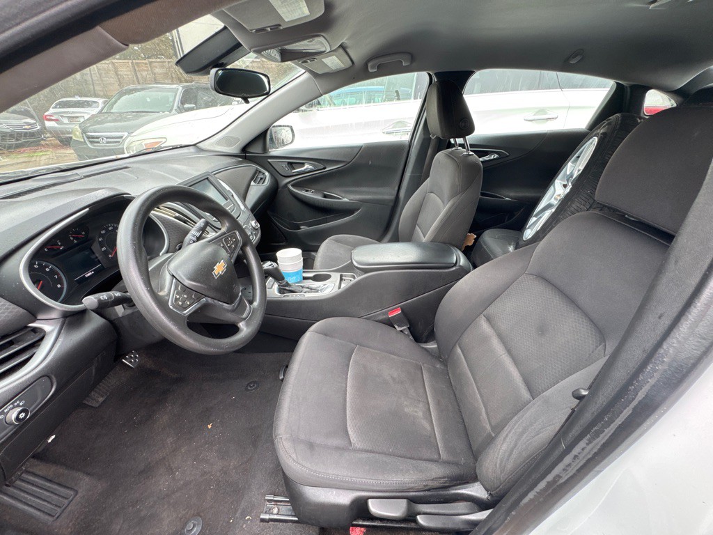 2016 Chevrolet Malibu Image 5