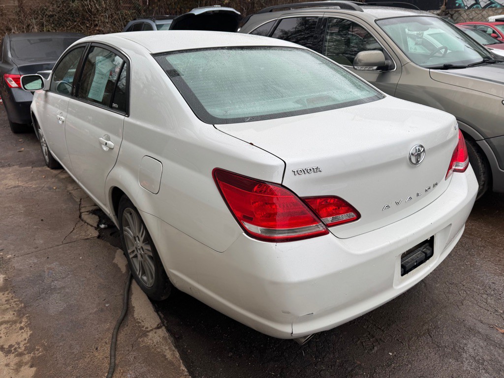 2007 Toyota Avalon Image 3