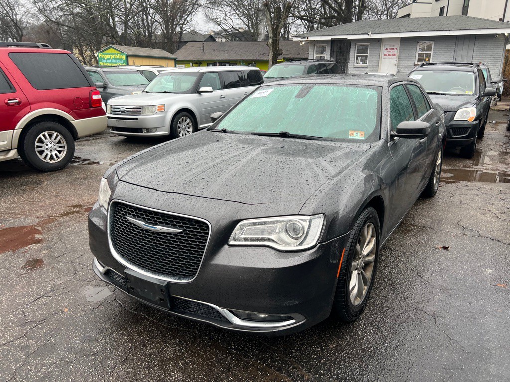 2015 Chrysler 300 Image 2