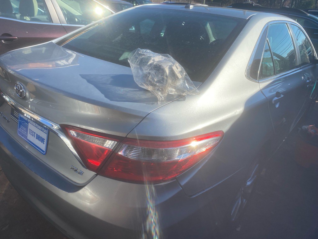 2016 Toyota Camry Image 3