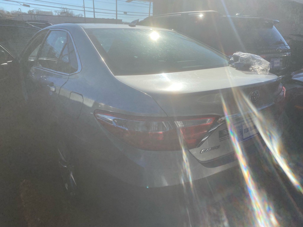 2016 Toyota Camry Image 4