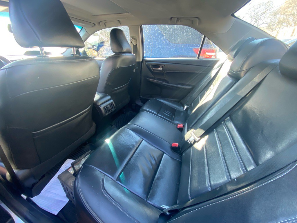 2016 Toyota Camry Image 5