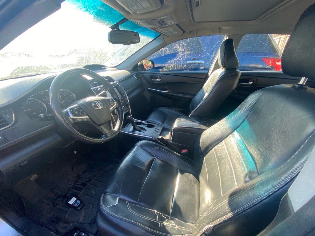 2016 Toyota Camry Image 6