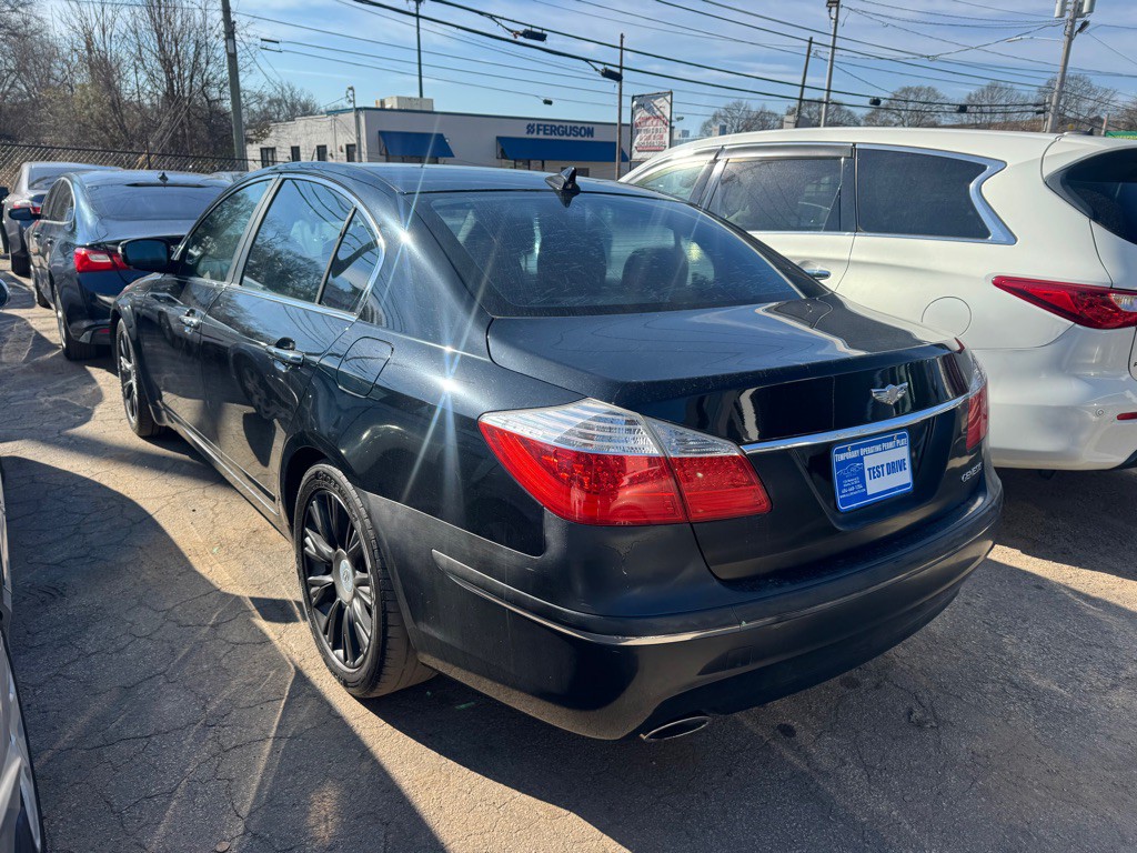 2009 Hyundai Genesis Image 3