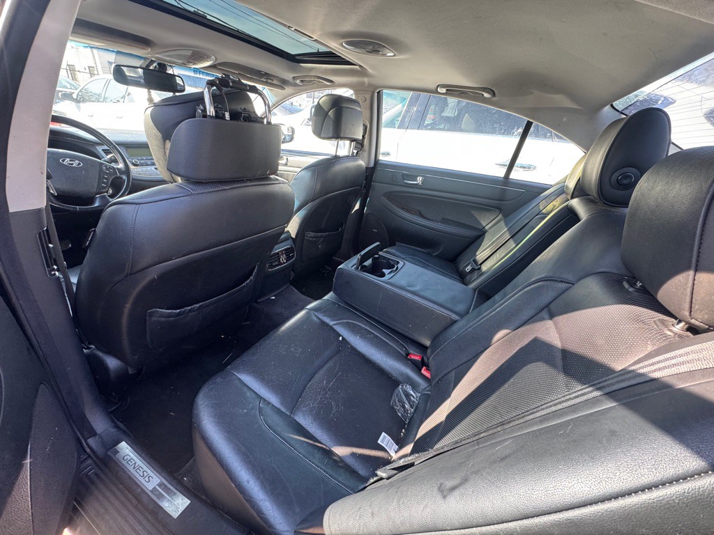 2009 Hyundai Genesis Image 5