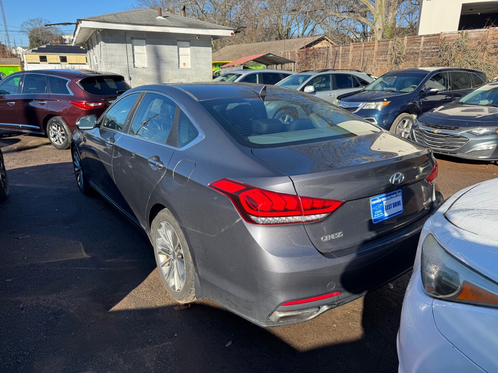 2016 Hyundai Genesis Image 4