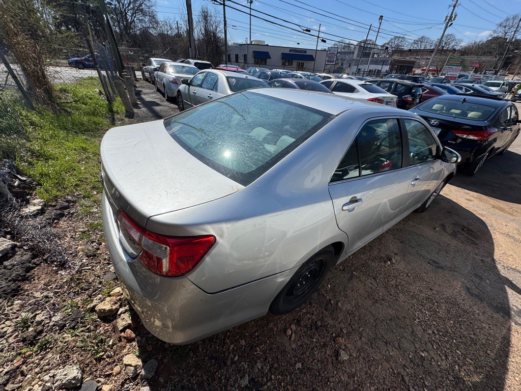 2014 Toyota Camry Image 3