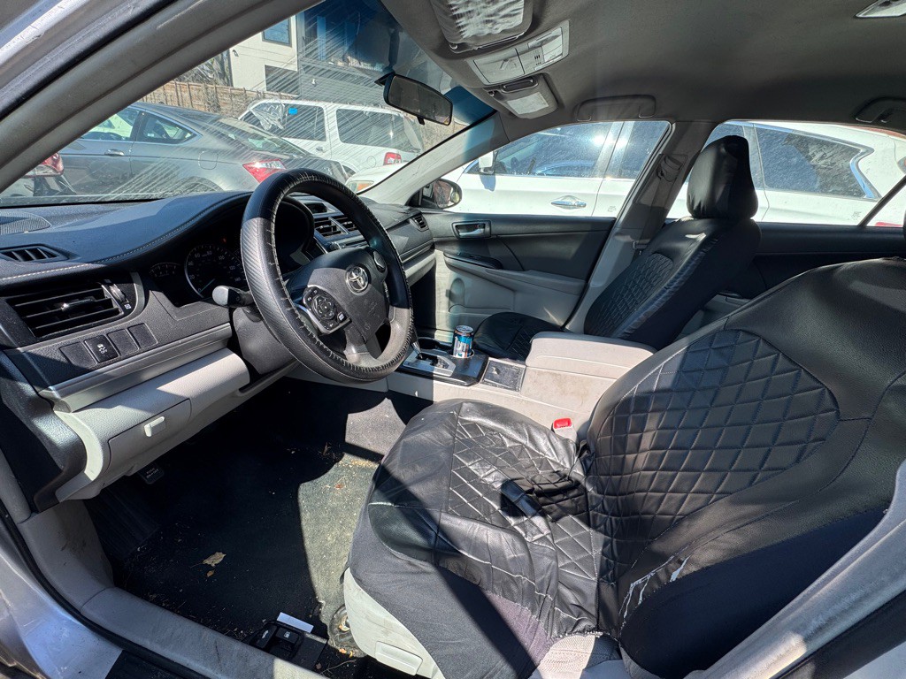 2014 Toyota Camry Image 6