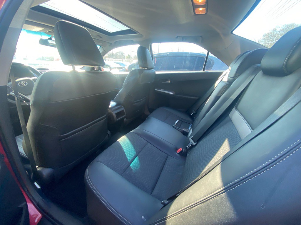 2012 Toyota Camry Image 6