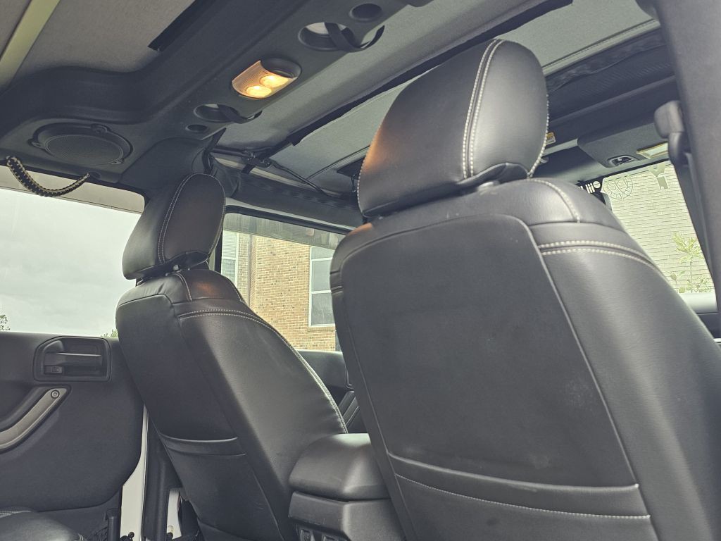 2014 Jeep Wrangler Unlimited Image 19