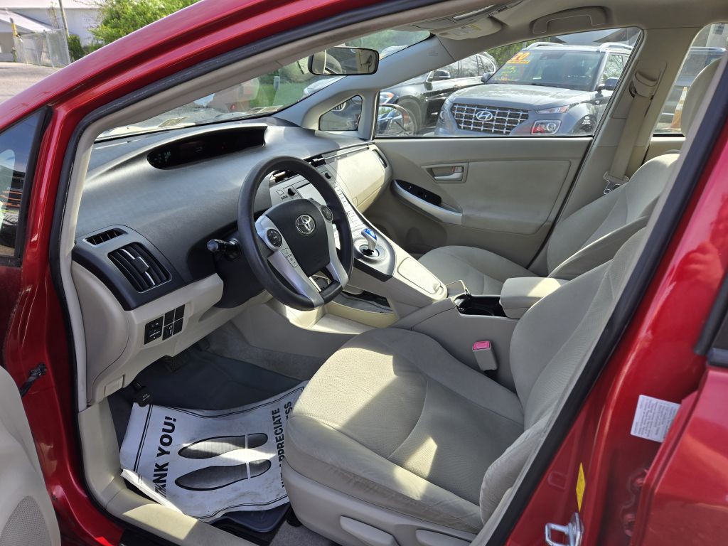 2010 Toyota Prius Image 11