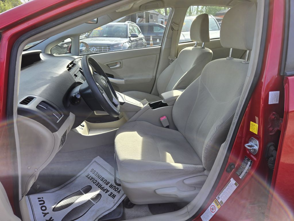 2010 Toyota Prius Image 12