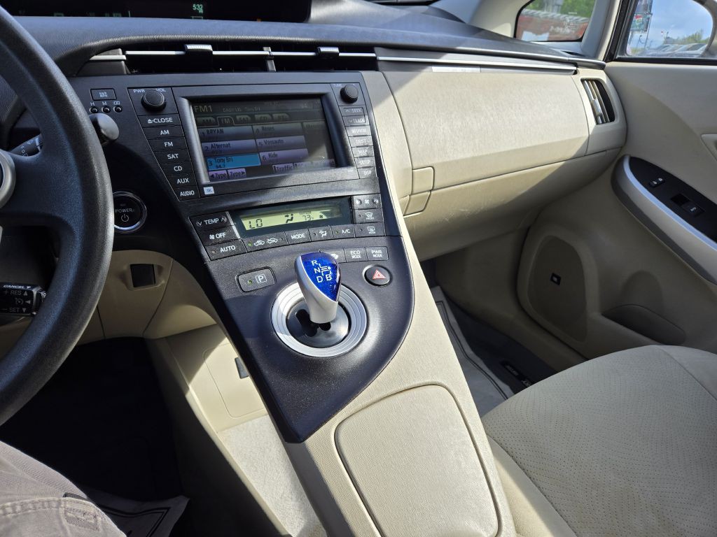 2010 Toyota Prius Image 16