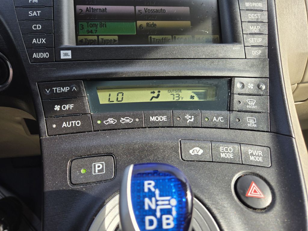 2010 Toyota Prius Image 21