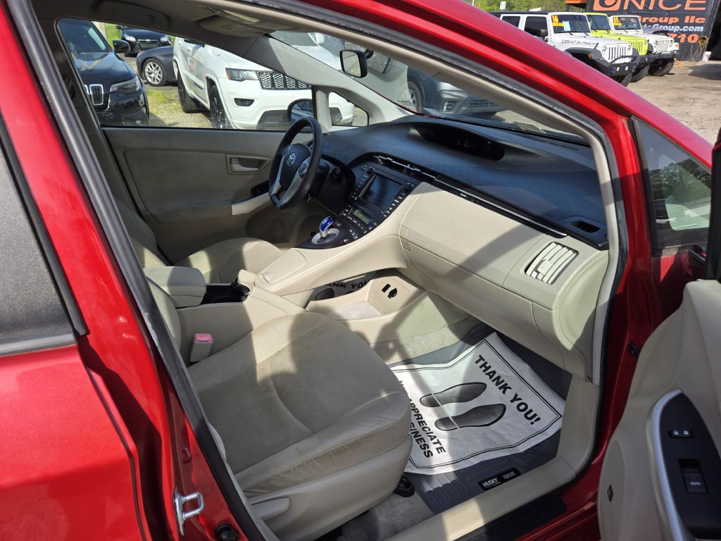 2010 Toyota Prius Image 28
