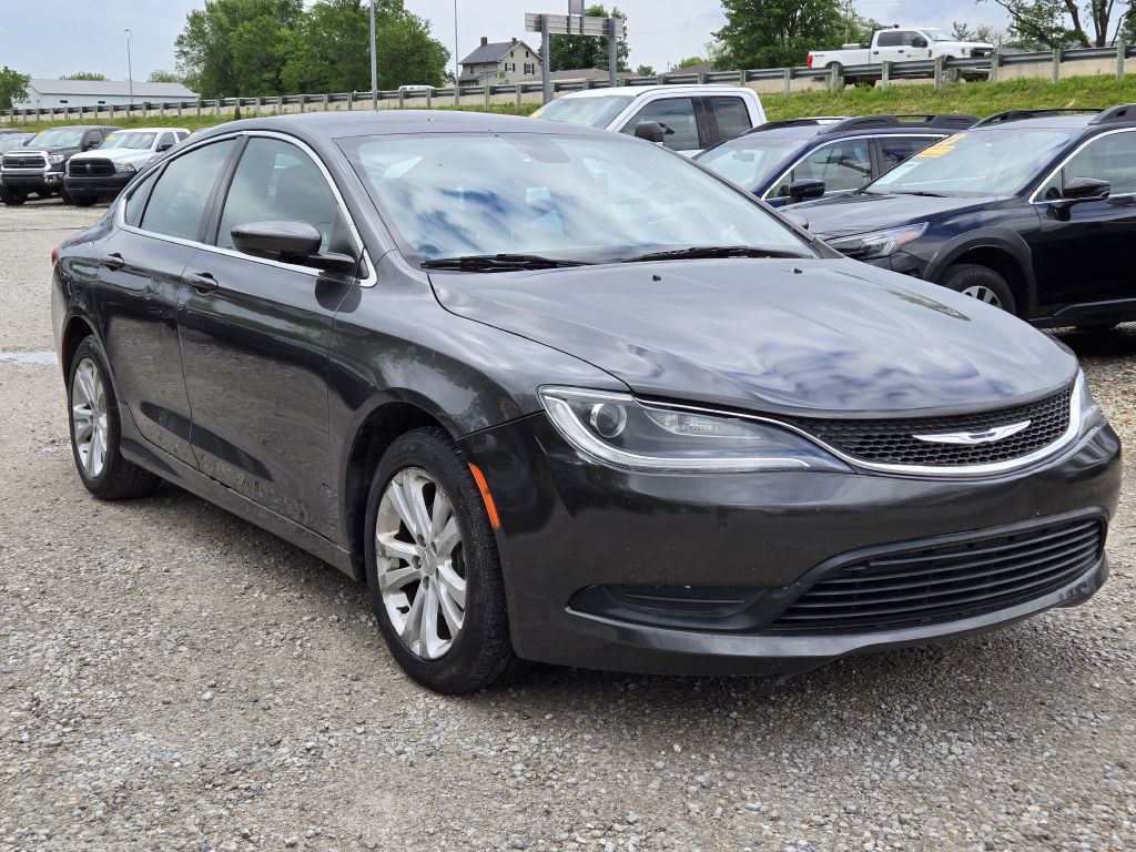 2016 Chrysler 200 Image 3