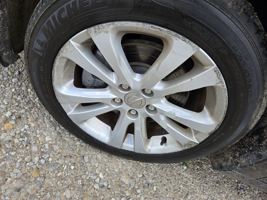 2016 Chrysler 200 Image 10
