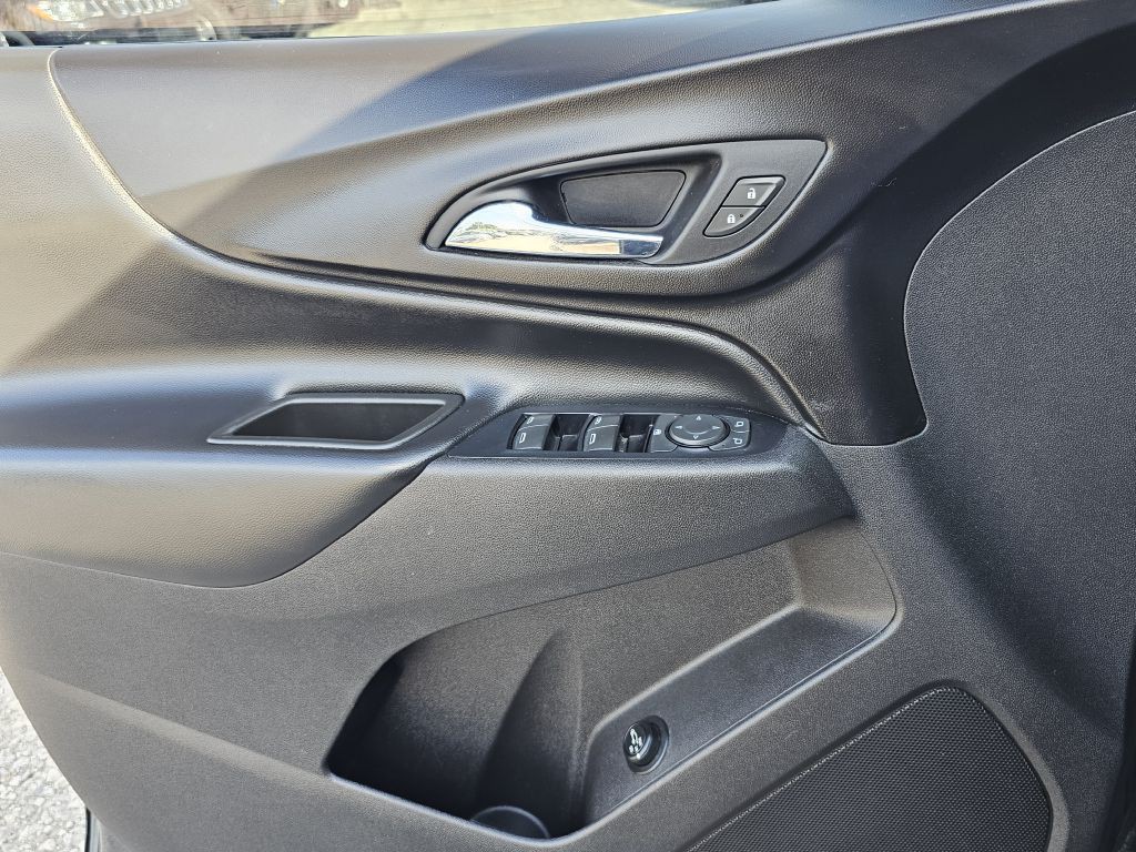2019 Chevrolet Equinox Image 32