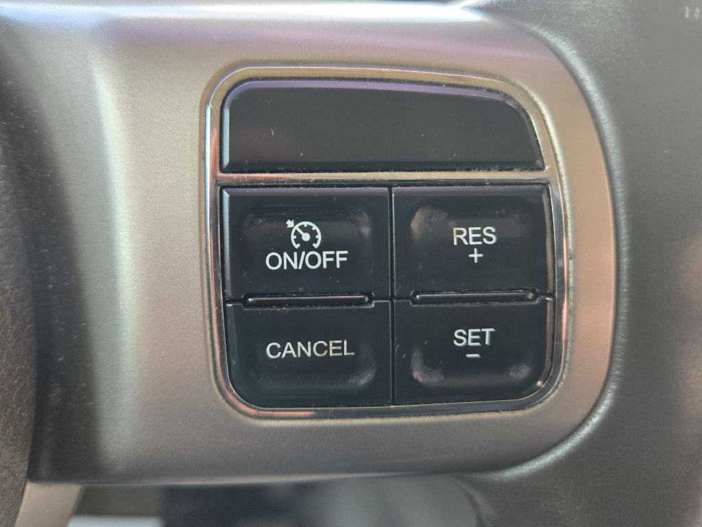 2011 Jeep Grand Cherokee Image 16