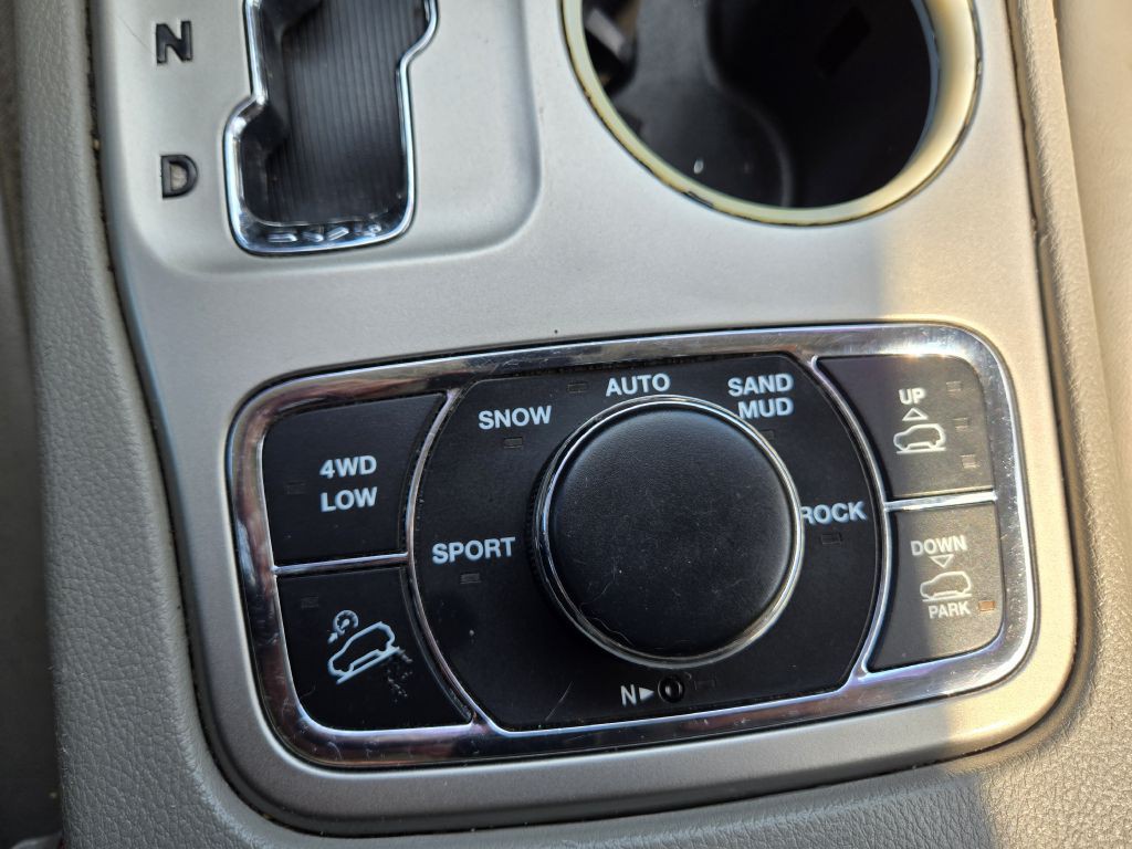 2011 Jeep Grand Cherokee Image 19