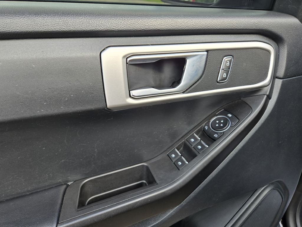 2021 Ford Explorer Image 14