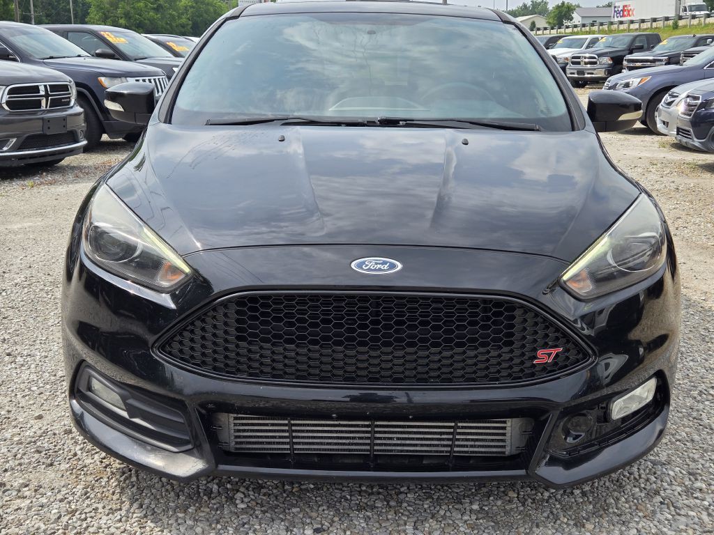 2016 Ford Focus Image 2