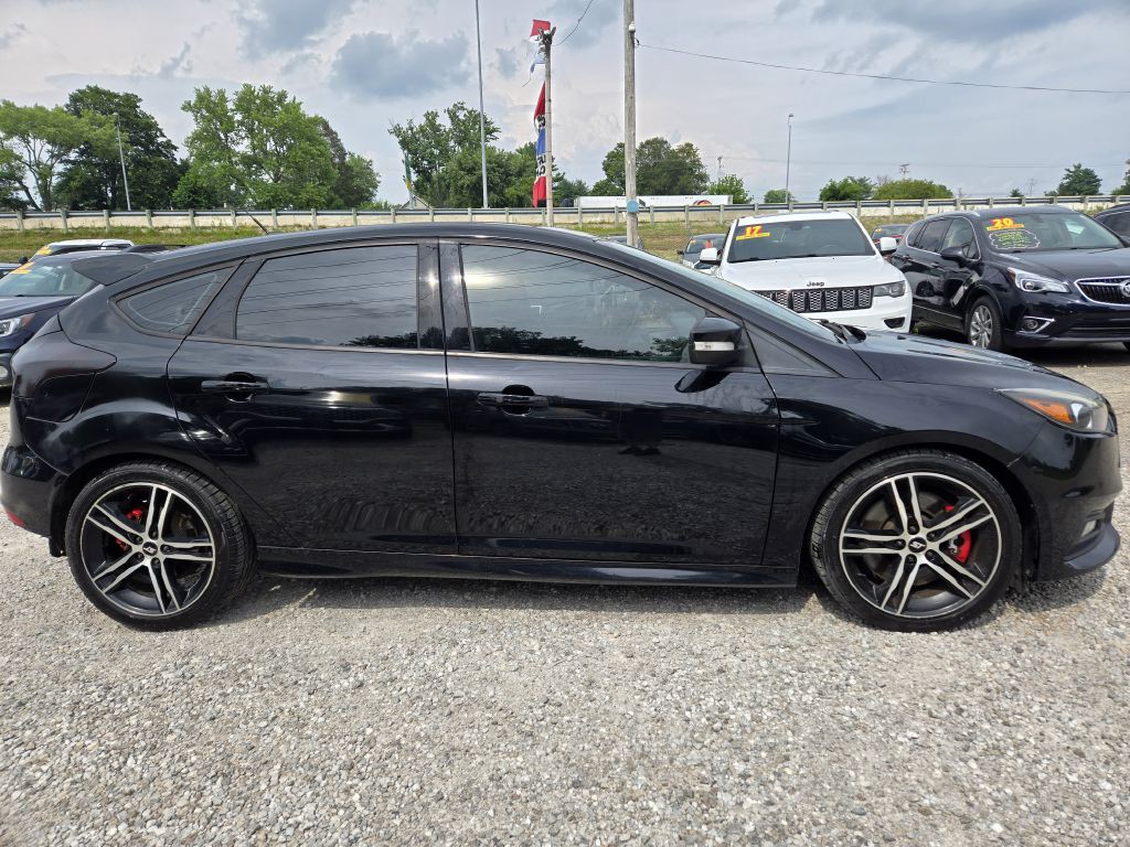 2016 Ford Focus Image 4