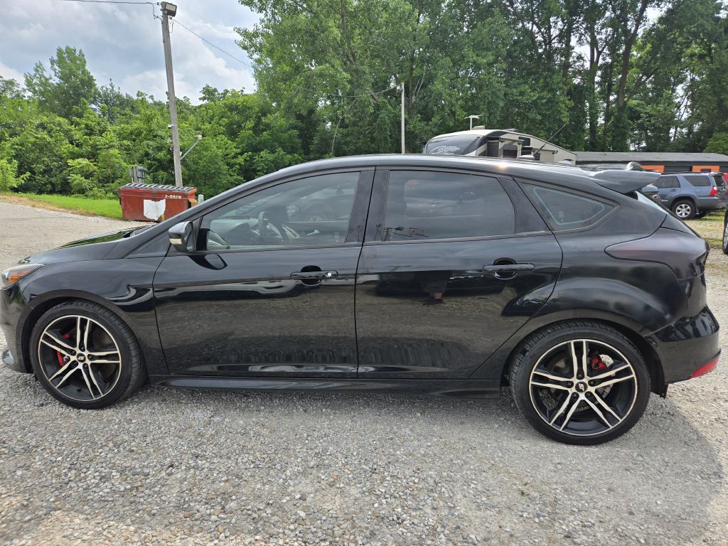 2016 Ford Focus Image 5