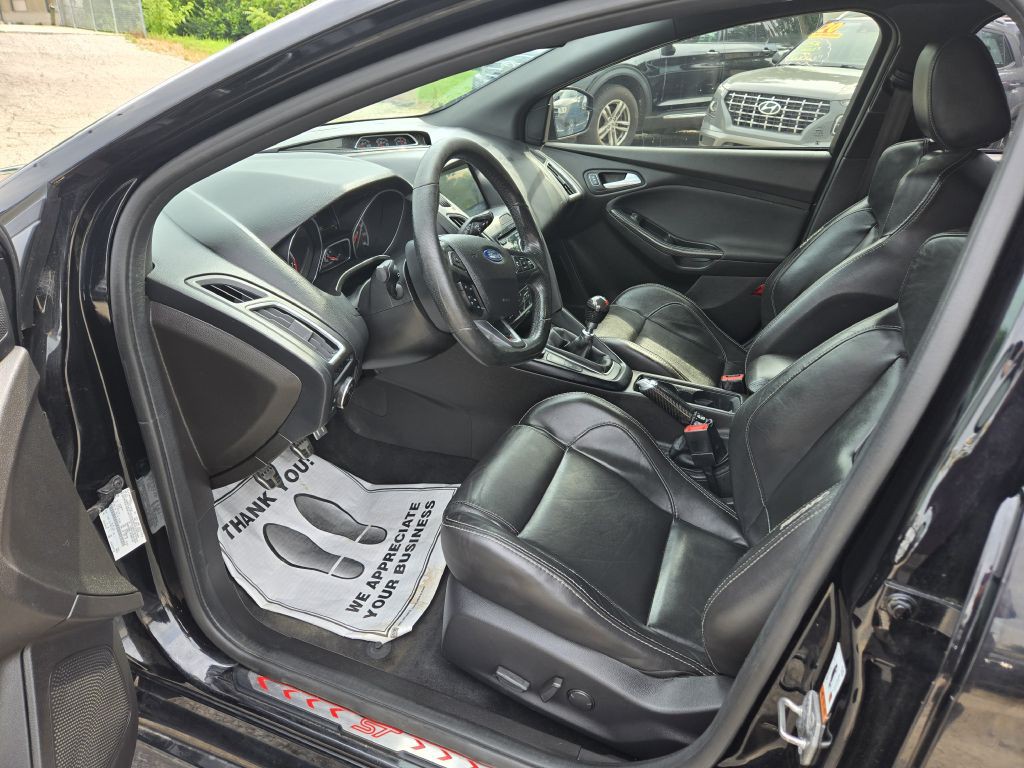 2016 Ford Focus Image 9