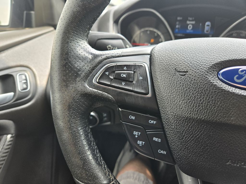 2016 Ford Focus Image 16