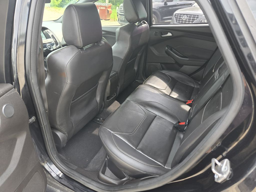 2016 Ford Focus Image 28