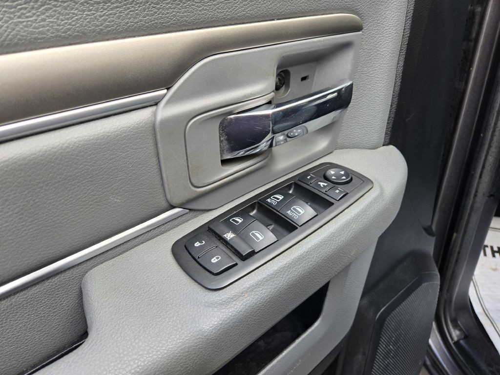2014 RAM 1500 Image 16