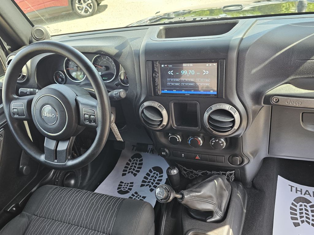 2012 Jeep Wrangler Image 15