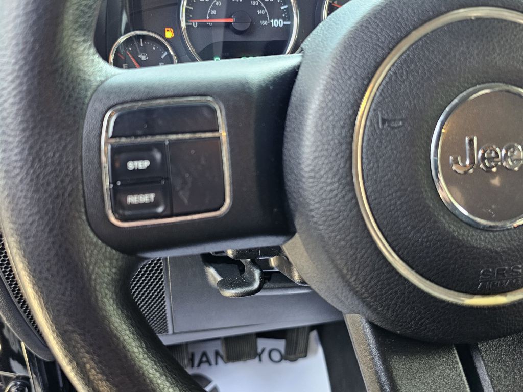 2012 Jeep Wrangler Image 19