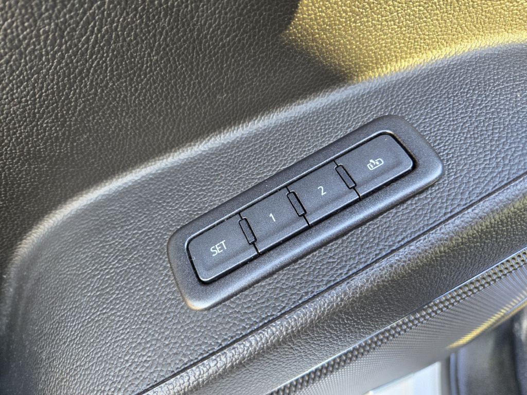 2019 Chevrolet Tahoe Image 16