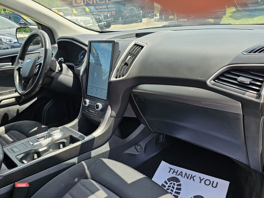 2022 Ford Edge Image 17