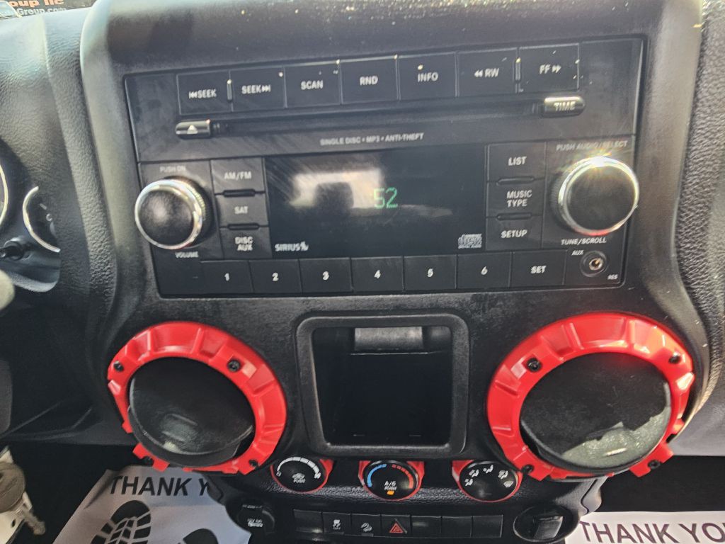 2015 Jeep Wrangler Image 18