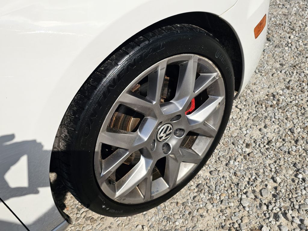 2013 Volkswagen GTI Image 9