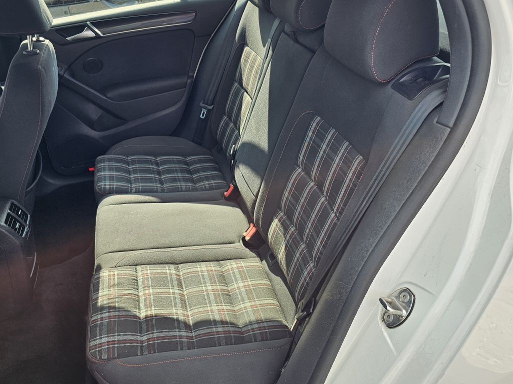 2013 Volkswagen GTI Image 14