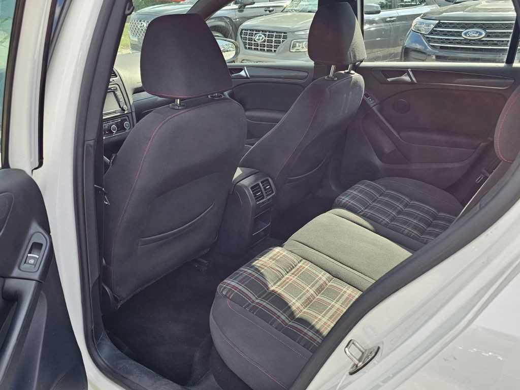 2013 Volkswagen GTI Image 15