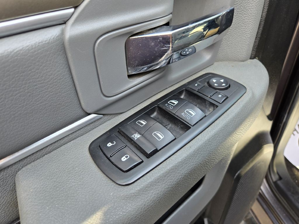 2014 RAM 1500 Image 17