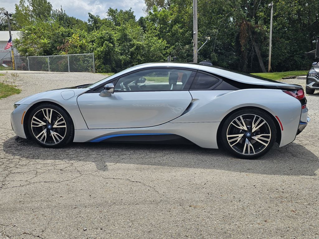 2015 BMW i8 Image 3